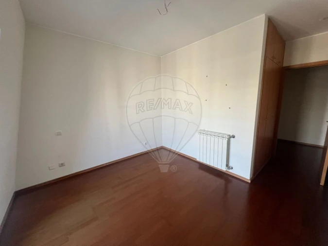 Apartamento T2 para Venda em Oliveira do Douro Foto 15