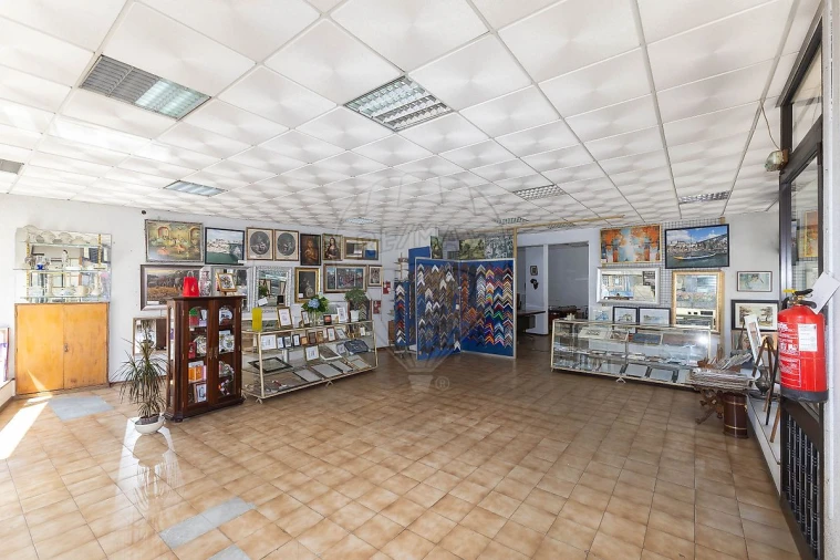 Loja para Arrendamento em Paranhos Foto 9