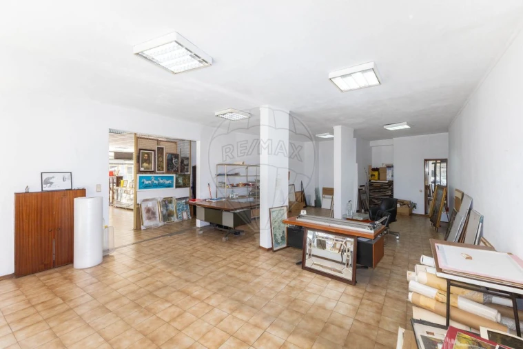 Loja para Arrendamento em Paranhos Foto 5