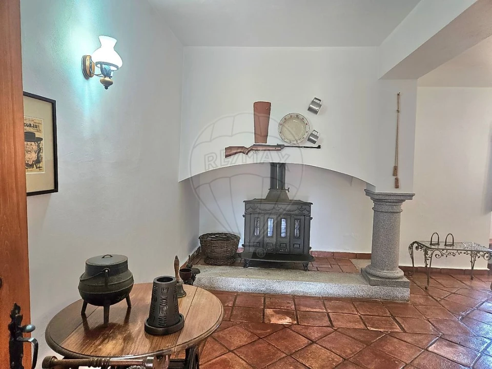 Moradia T6 para Venda em Viana do Alentejo Foto 3