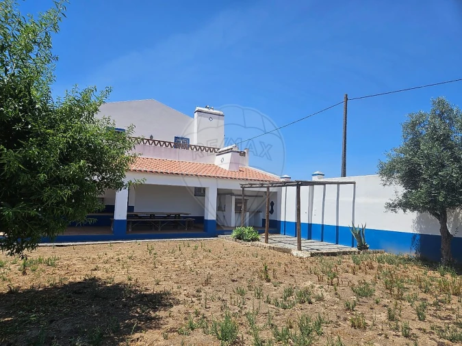 Moradia T6 para Venda em Viana do Alentejo Foto 39