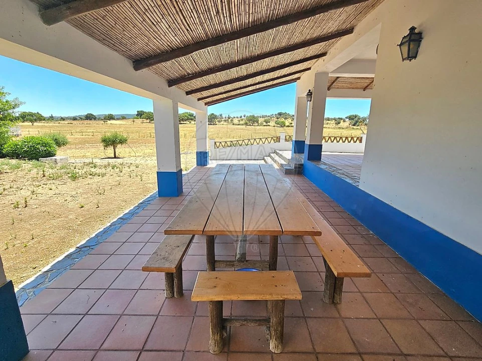 Moradia T6 para Venda em Viana do Alentejo Foto 35