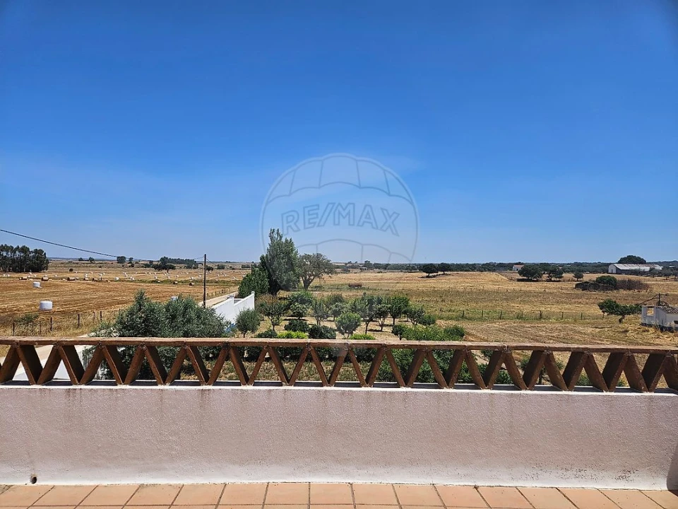 Moradia T6 para Venda em Viana do Alentejo Foto 31