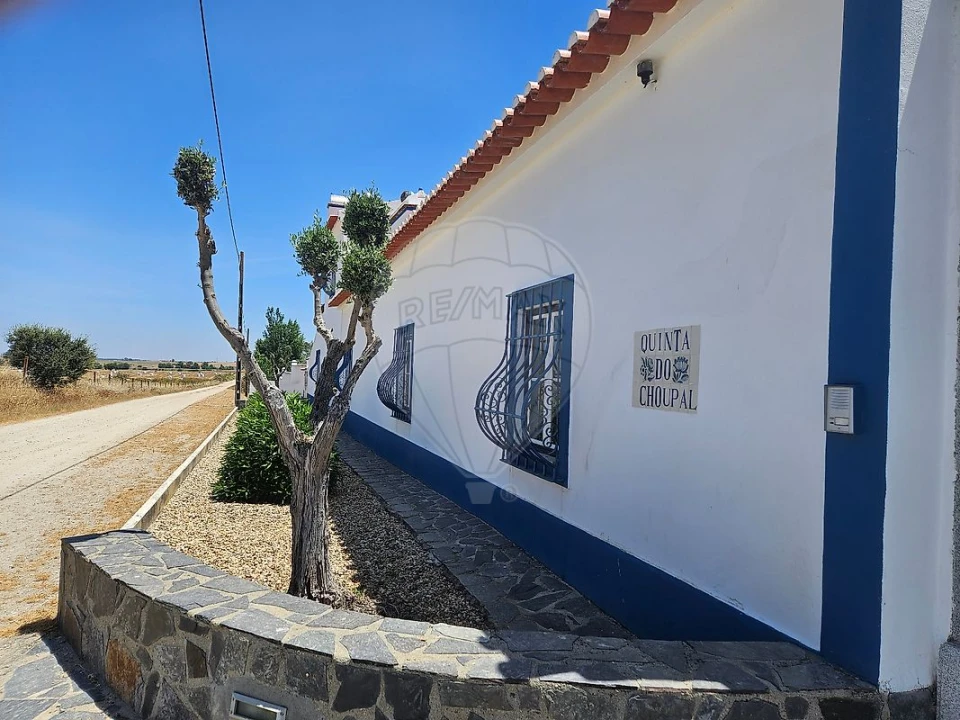 Moradia T6 para Venda em Viana do Alentejo Foto 4