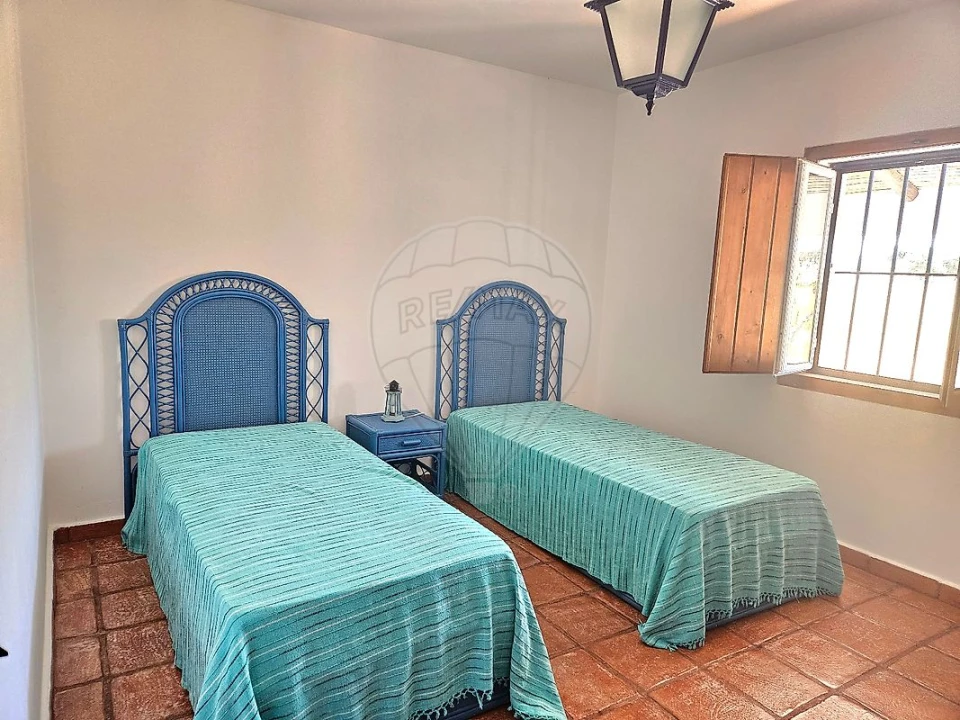 Moradia T6 para Venda em Viana do Alentejo Foto 13