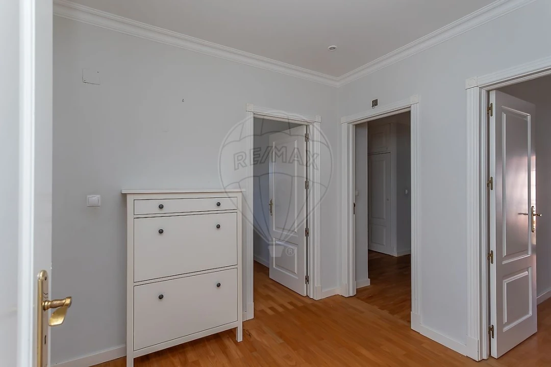 Apartamento T4 para Venda em Santa Maria e São Miguel, São Martinho, São Pedro Penaferrim Foto 15