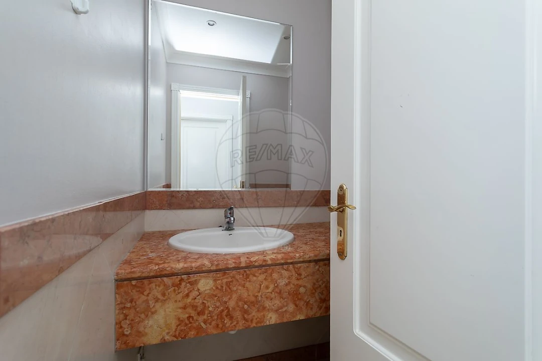 Apartamento T4 para Venda em Santa Maria e São Miguel, São Martinho, São Pedro Penaferrim Foto 16