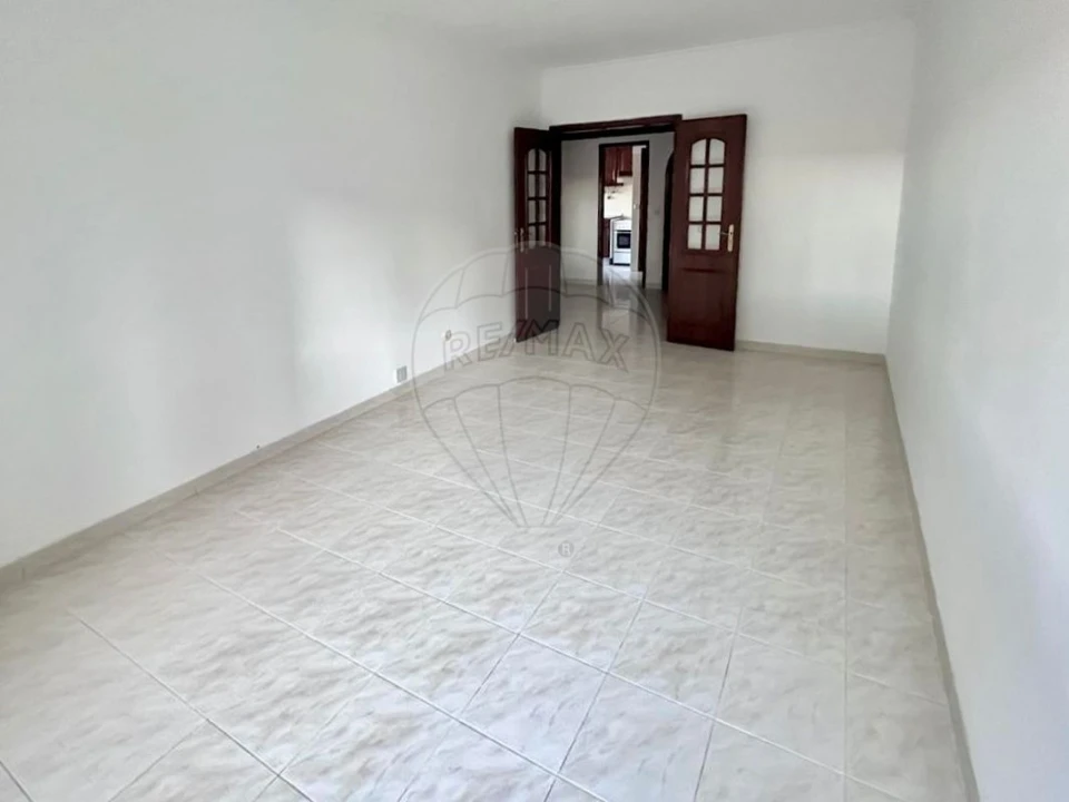 Apartamento T2 para Venda em Cacém e São Marcos Foto 4