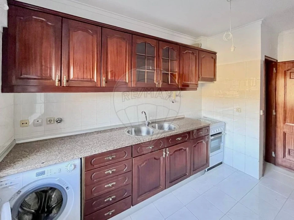 Apartamento T2 para Venda em Cacém e São Marcos Foto 10