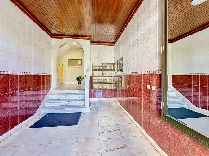 Apartamento T2 para Venda em Cacém e São Marcos Foto 2