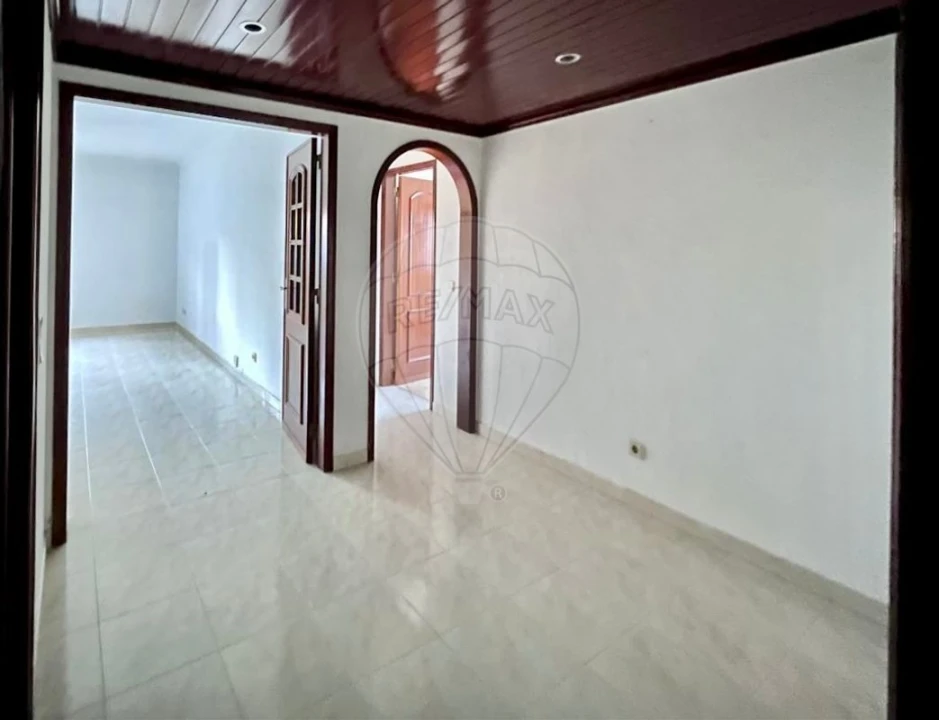 Apartamento T2 para Venda em Cacém e São Marcos Foto 2
