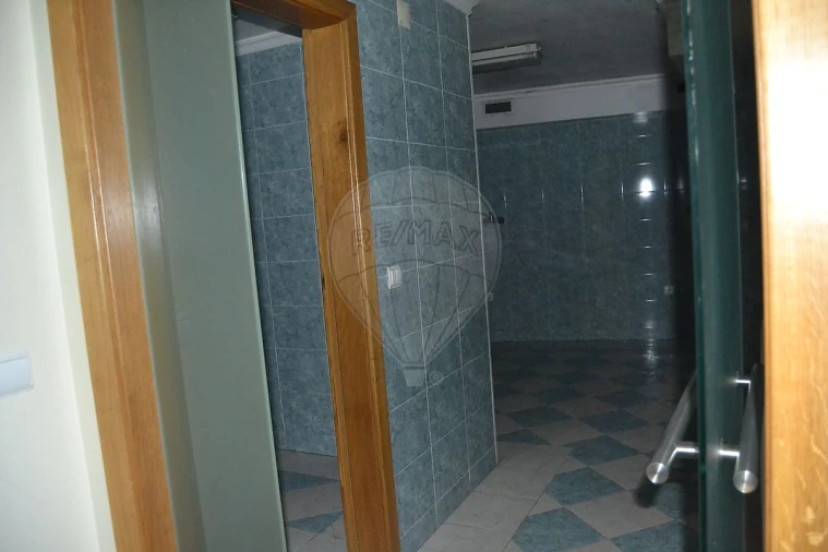 Loja para Venda em O. Azeméis, Riba-Ul, Ul, Macinhata Seixa, Madail Foto 13