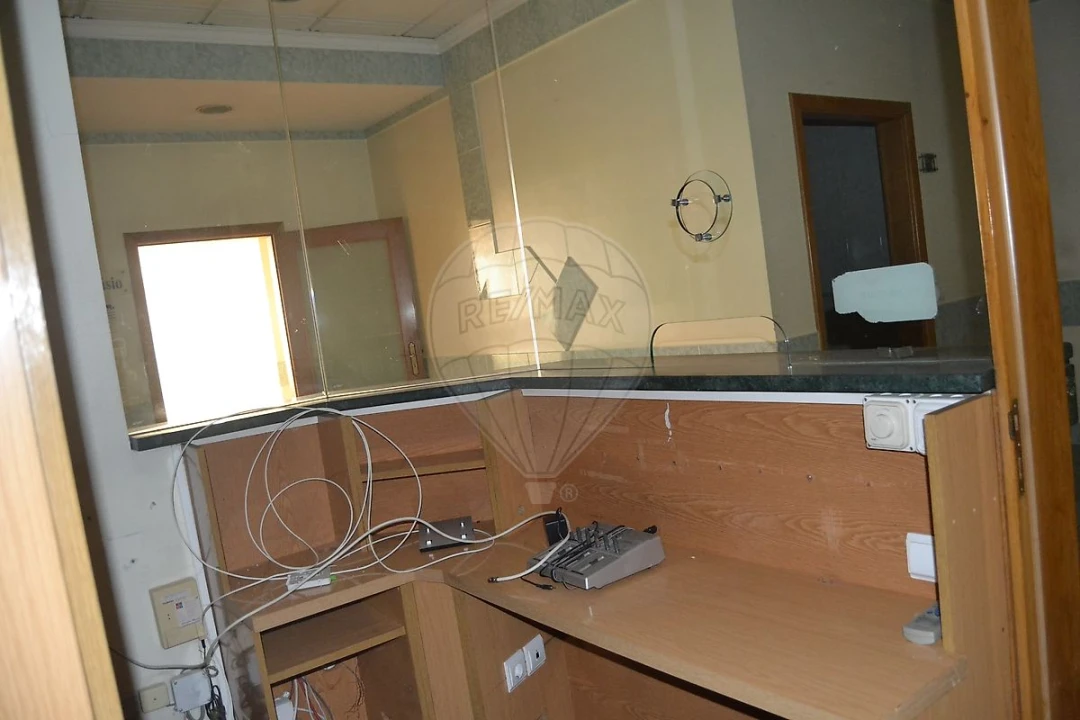 Loja para Venda em O. Azeméis, Riba-Ul, Ul, Macinhata Seixa, Madail Foto 9