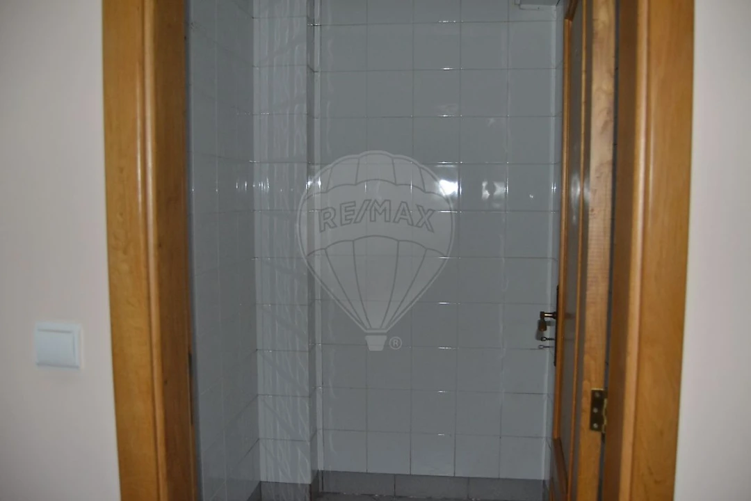 Loja para Venda em O. Azeméis, Riba-Ul, Ul, Macinhata Seixa, Madail Foto 23