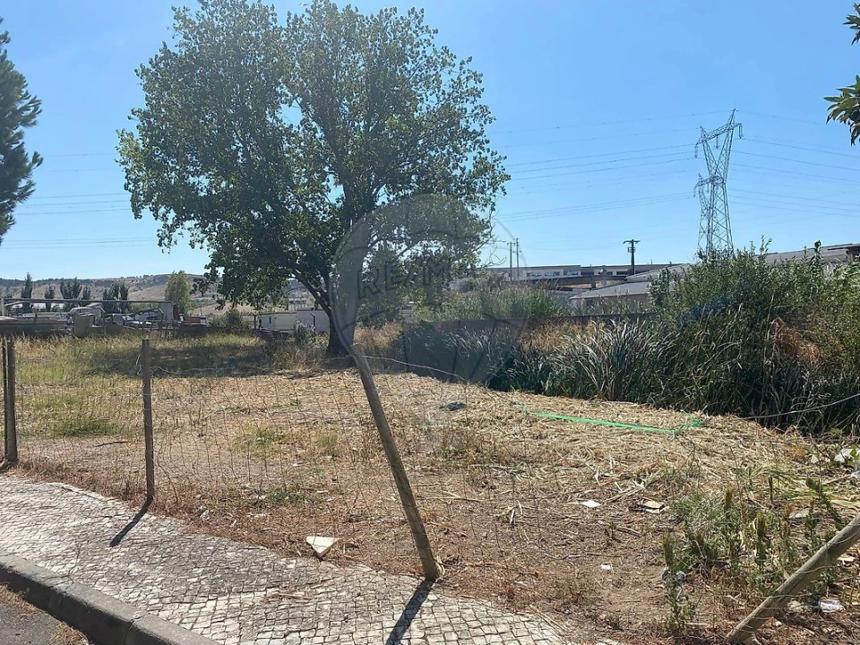 Terreno para Venda em Santo Antão e São Julião do Tojal Foto 2