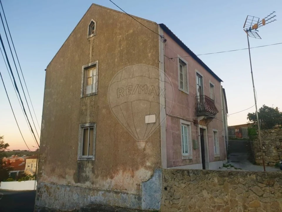 Moradia T4 para Venda em Almargem do Bispo, Pêro Pinheiro e Montelavar Foto 1