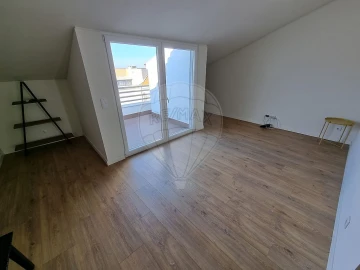 Apartamento T1 para Venda em Campolide