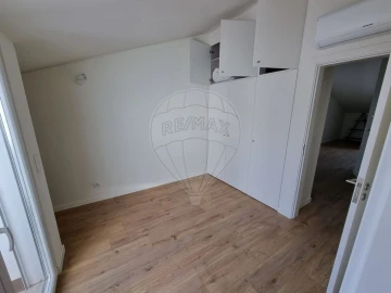 Apartamento T1 para Venda em Campolide
