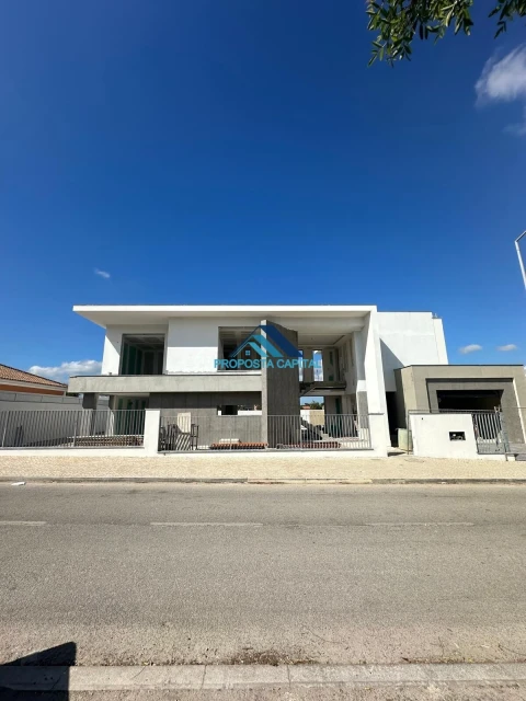 Moradia T5 para Venda em União das Freguesias de Setúbal