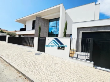 Moradia T5 para Venda em União das Freguesias de Setúbal