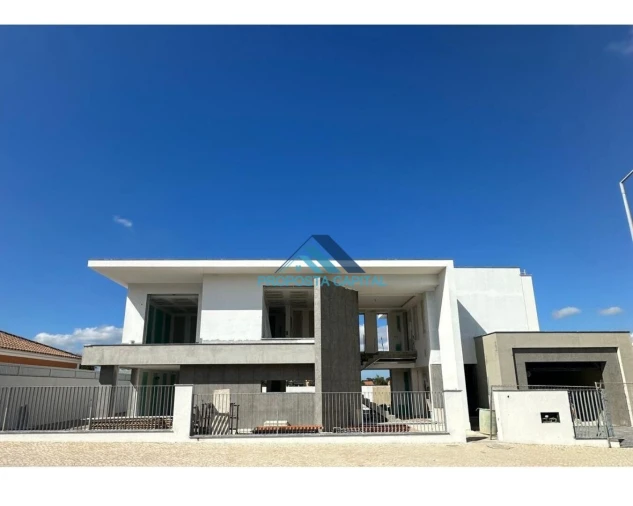 Moradia T5 para Venda em União das Freguesias de Setúbal Foto 9