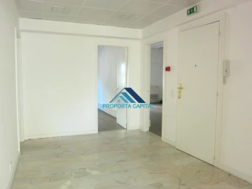 Escritório para Arrendamento em Avenidas Novas