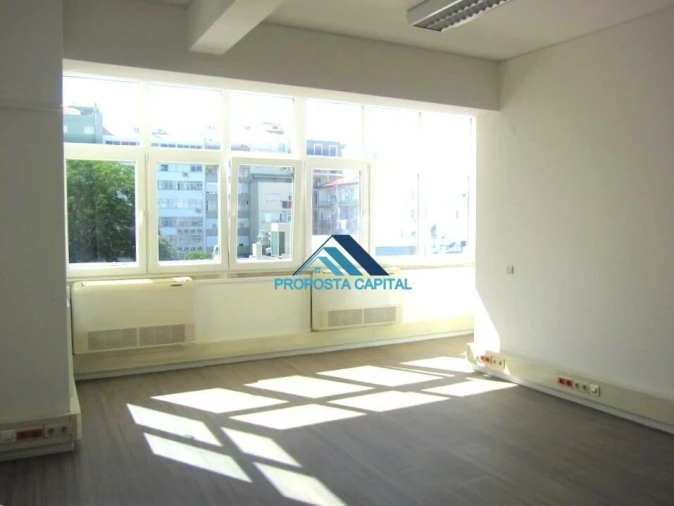 Escritório para Arrendamento em Avenidas Novas Foto 8