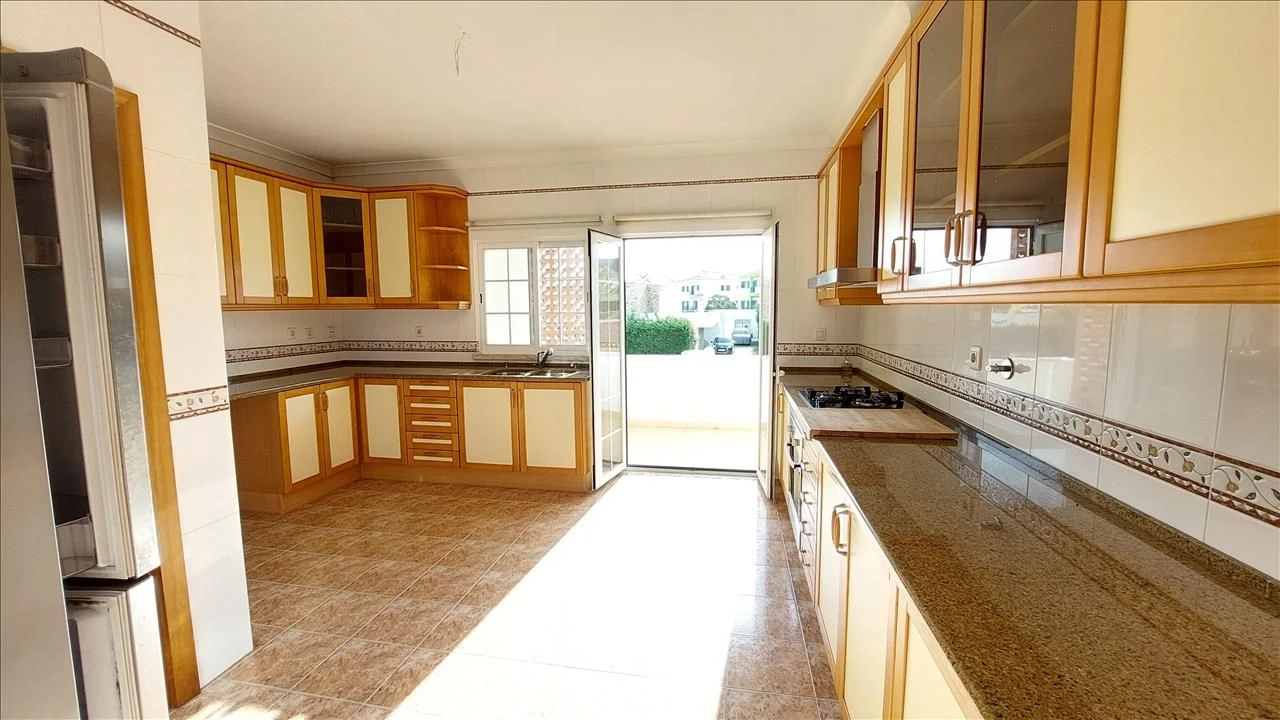 Apartamento T3 para Venda em Agualva e Mira-Sintra Foto 6