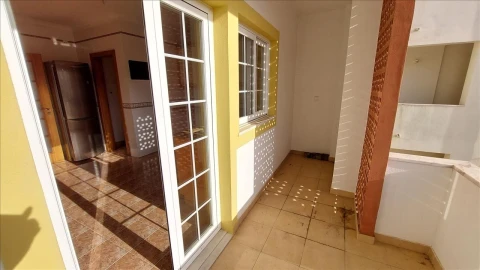 Apartamento T3 para Venda em Agualva e Mira-Sintra