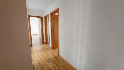 Apartamento T3 para Venda em Agualva e Mira-Sintra