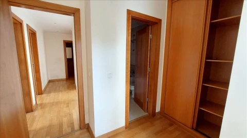 Apartamento T3 para Venda em Agualva e Mira-Sintra