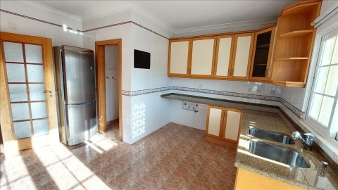 Apartamento T3 para Venda em Agualva e Mira-Sintra