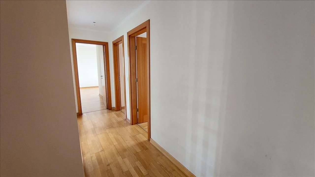 Apartamento T3 para Venda em Agualva e Mira-Sintra Foto 13