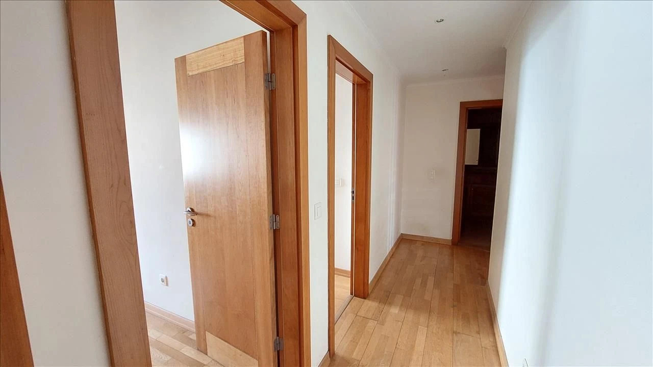 Apartamento T3 para Venda em Agualva e Mira-Sintra Foto 15