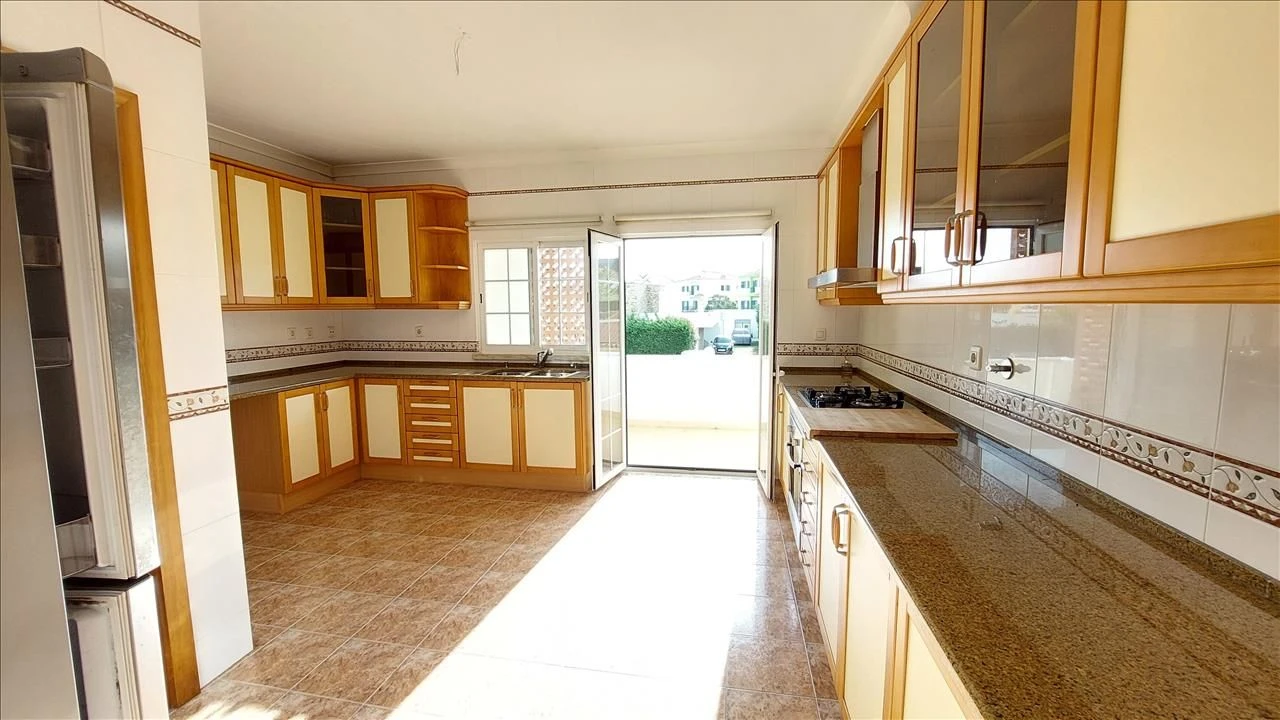 Apartamento T3 para Venda em Agualva e Mira-Sintra Foto 6