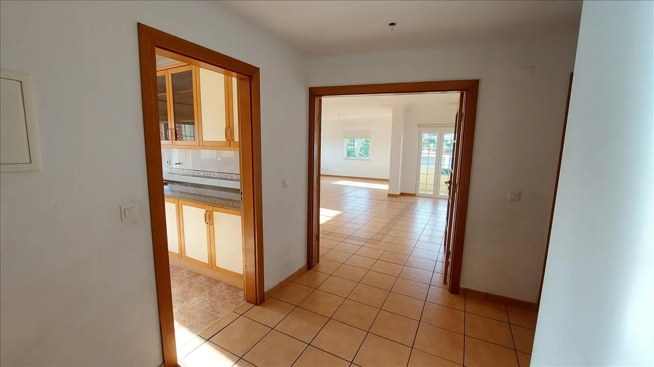 Apartamento T3 para Venda em Agualva e Mira-Sintra Foto 9