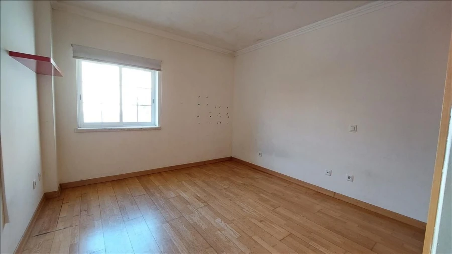 Apartamento T3 para Venda em Agualva e Mira-Sintra Foto 17