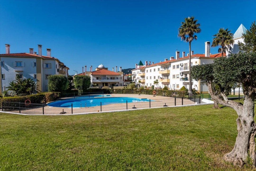 Apartamento T3 para Venda em Agualva e Mira-Sintra Foto 2