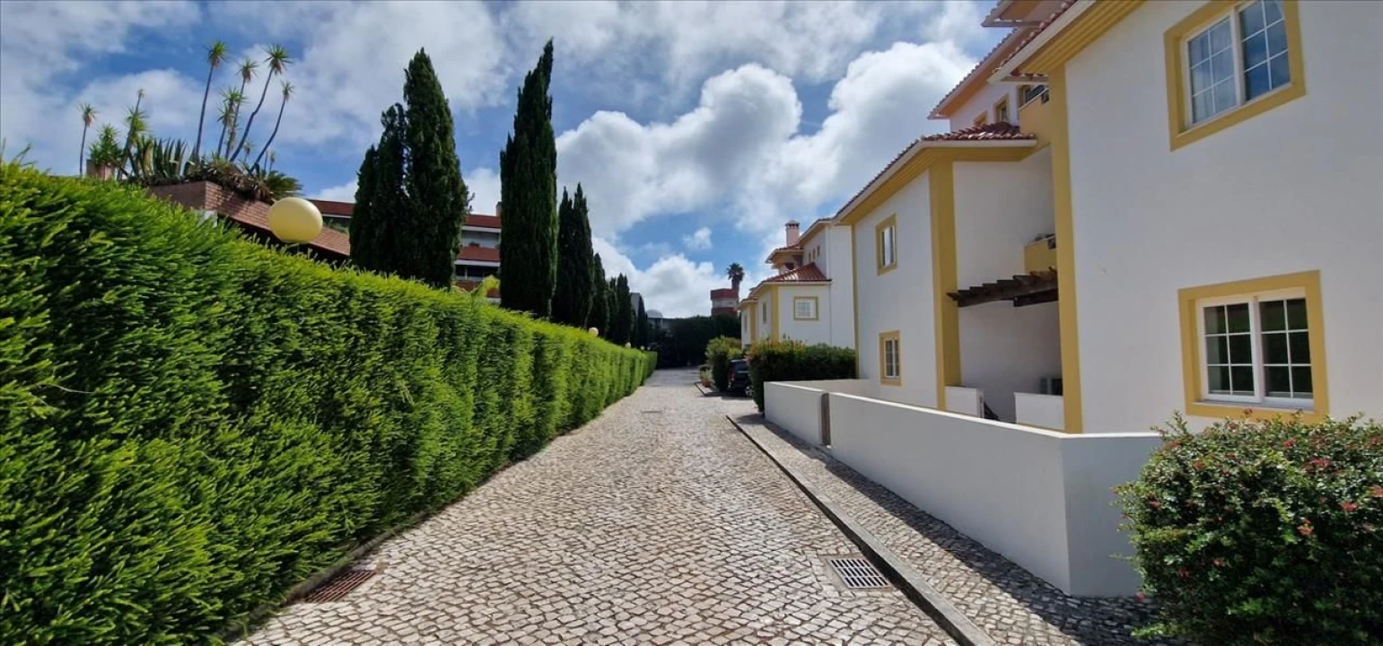Apartamento T3 para Venda em Agualva e Mira-Sintra Foto 5