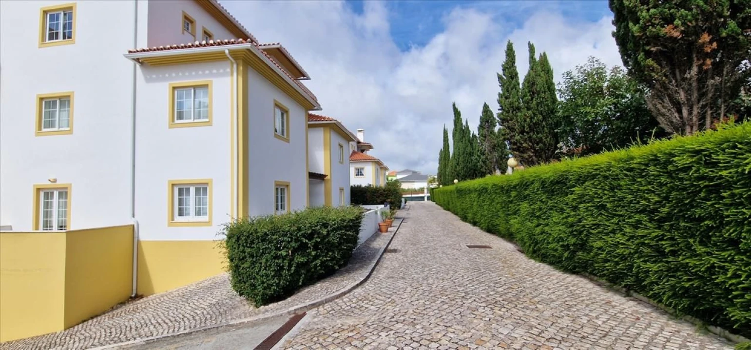 Apartamento T3 para Venda em Agualva e Mira-Sintra Foto 7