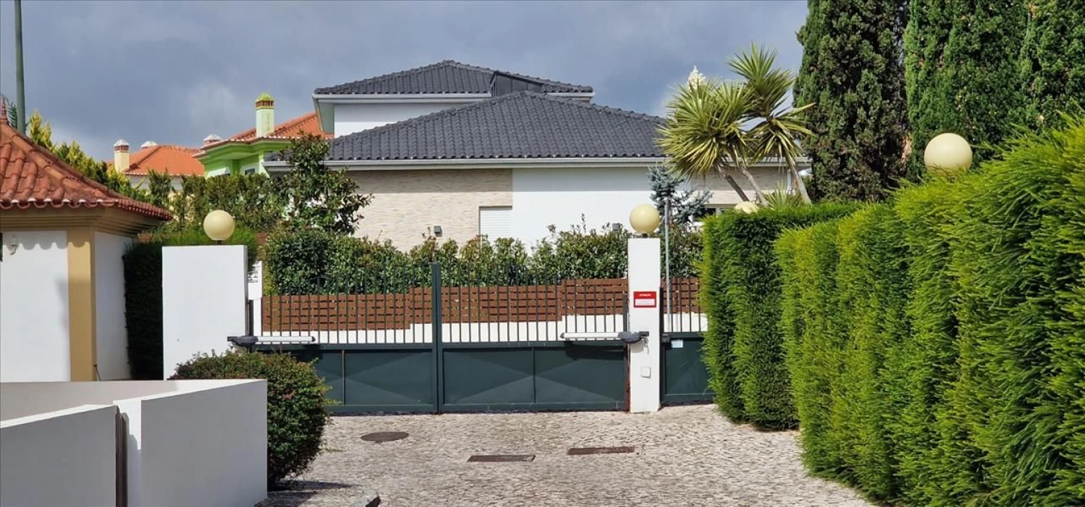 Apartamento T3 para Venda em Agualva e Mira-Sintra Foto 8
