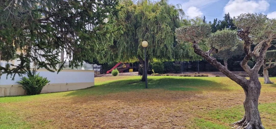Apartamento T3 para Venda em Agualva e Mira-Sintra Foto 10