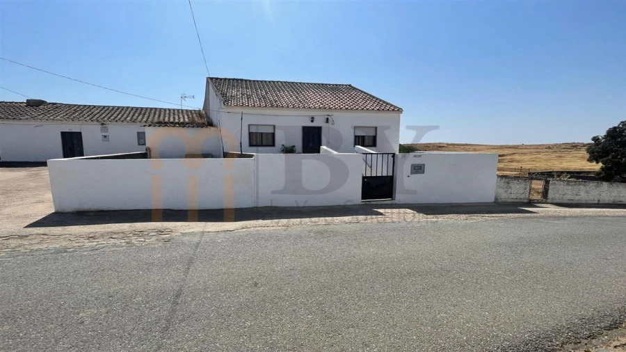 Moradia T2 para Venda em São Miguel do Pinheiro, São Pedro de Solis, São Sebastião dos Carros Foto 1