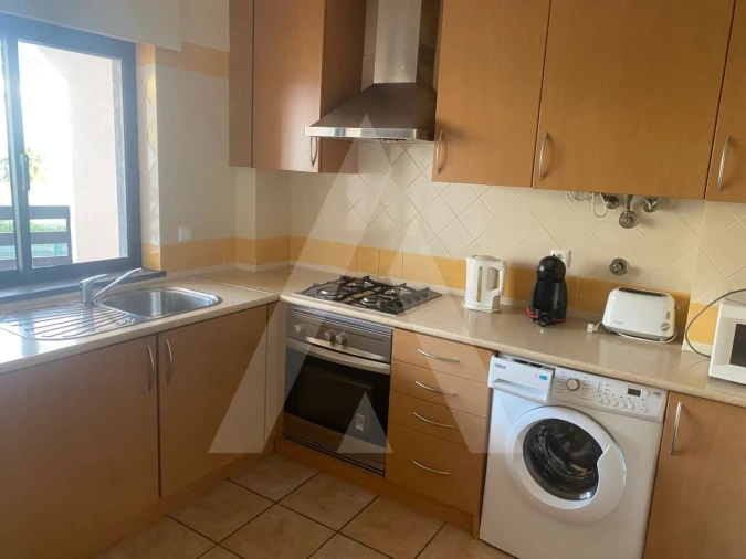 Apartamento T2 para Arrendamento em Quarteira Foto 8