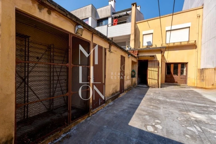 Moradia T4 para Venda em Paranhos Foto 4