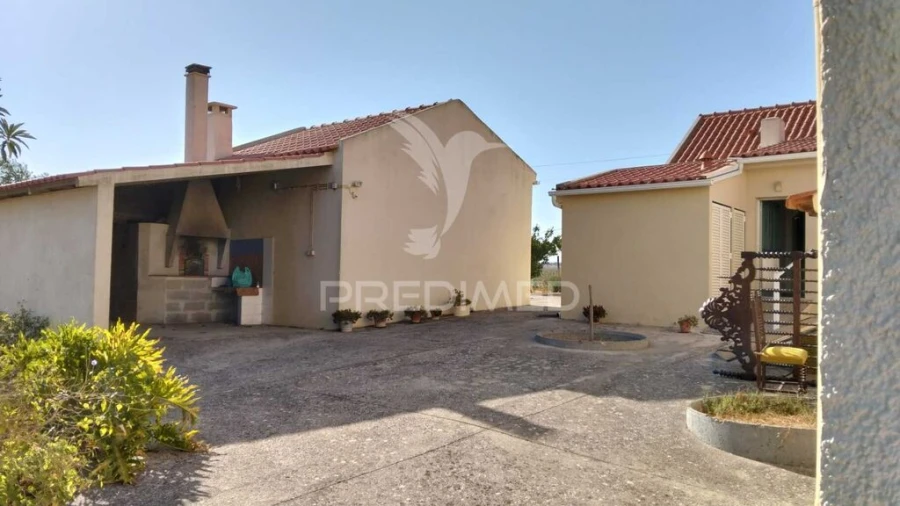 Moradia T4 para Venda em Casével e Vaqueiros Foto 11