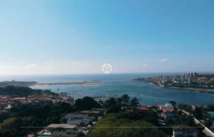 Apartamento T4 para Venda em Santa Marinha e São Pedro da Afurada