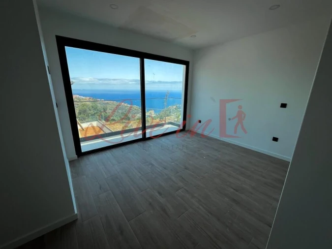 Terreno para Venda em Caniço Foto 12