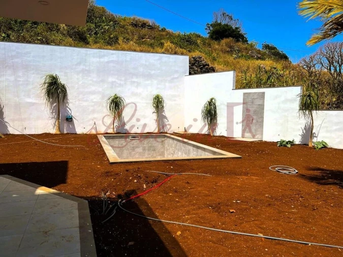 Terreno para Venda em Caniço Foto 5