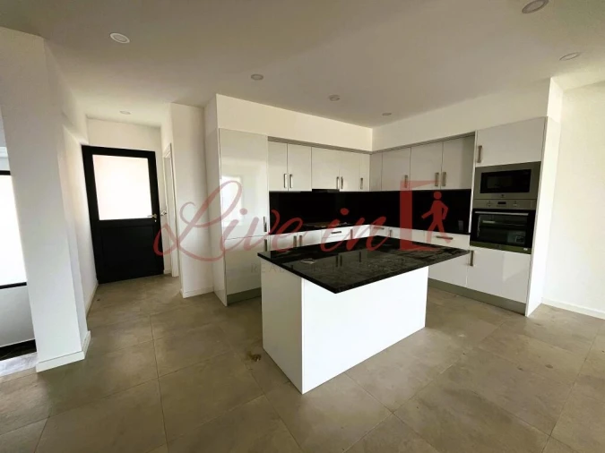 Terreno para Venda em Caniço Foto 7